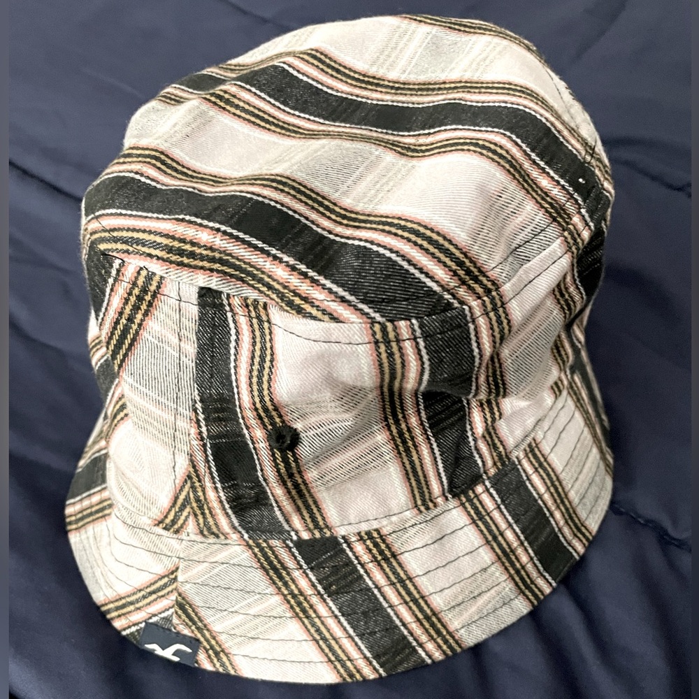 Hollister light purple plaid bucket hat